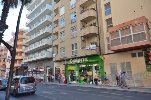 Commercial property for sale Torrevieja, Alicante, Spain 7 bedrooms, 205 sq.m. No. 127263 - photo 1