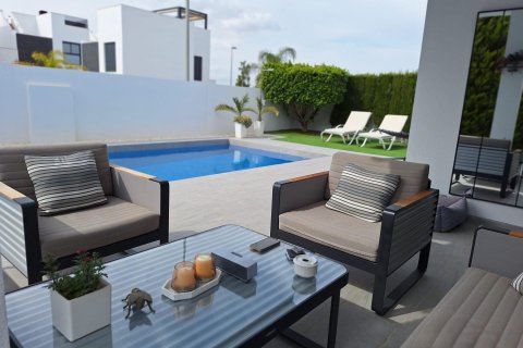 Продажа квартиры Бенихофар, Аликанте, Испания 123м2 №127160 - фото 2