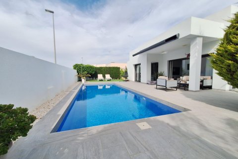 Продажа квартиры Бенихофар, Аликанте, Испания 123м2 №127160 - фото 1