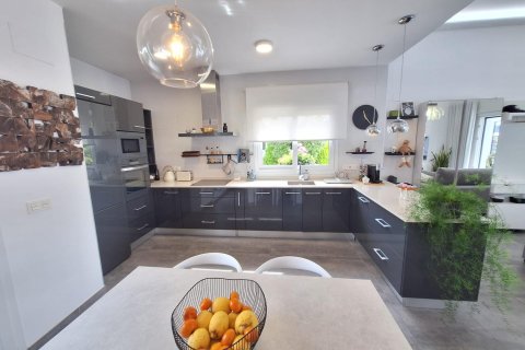 Продажа квартиры Бенихофар, Аликанте, Испания 123м2 №127160 - фото 18