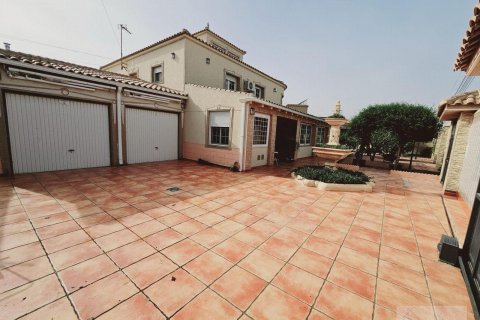 Villa in vendita Torrevieja, Alicante, Spagna 5 camere da letto, 330 mq. N° 127159 - foto 2