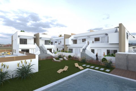 Bungalow for sale Pilar de la Horadada, Alicante, Spain 2 bedrooms,  No. 128804 - photo 1