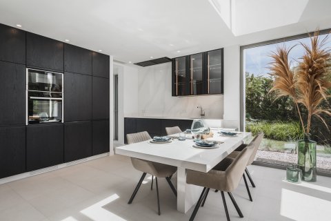 Продажа виллы Эль Параисо, Малага, Испания 4 спальни, 626м2 №124221 - фото 13
