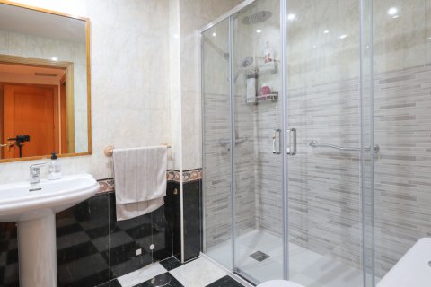 Продажа квартиры в Мадрид, Испания 2 спальни, 101м2 №124524 - фото 23