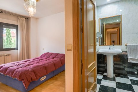 Продажа квартиры в Мадрид, Испания 2 спальни, 101м2 №124524 - фото 19