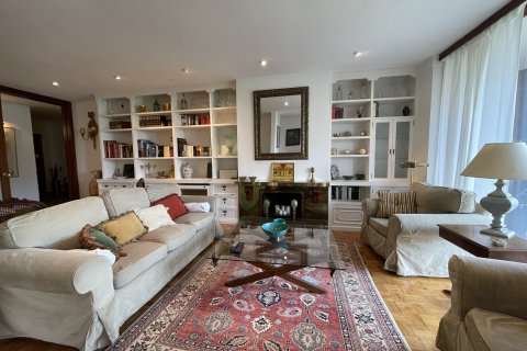 Apartment for rent Palma de Majorca, Mallorca, Spain 3 bedrooms, 256 sq.m. No. 129041 - photo 1