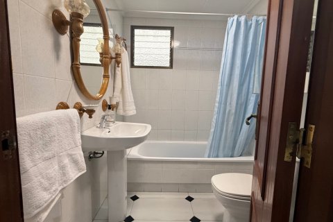 Apartment for sale Torrevieja, Alicante, Spain 3 bedrooms, 105 sq.m. No. 131957 - photo 12