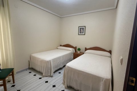 Apartment for sale Torrevieja, Alicante, Spain 3 bedrooms, 105 sq.m. No. 131957 - photo 15