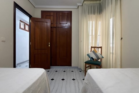 Apartment for sale Torrevieja, Alicante, Spain 3 bedrooms, 105 sq.m. No. 131957 - photo 16