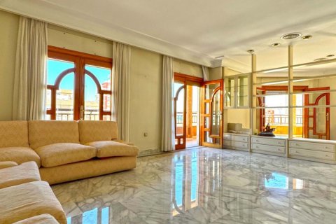 Townhouse for sale in San Pedro del Pinatar, Murcia, Spain 6 bedrooms, 382 sq.m. No. 131961 - photo 2