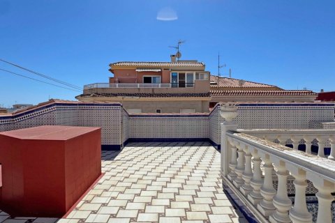 Townhouse for sale in San Pedro del Pinatar, Murcia, Spain 6 bedrooms, 382 sq.m. No. 131961 - photo 12