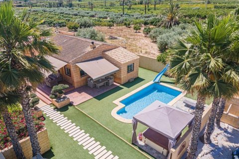 House for sale Albatera, Alicante, Spain 5 bedrooms, 230 sq.m. No. 128675 - photo 1