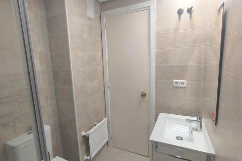 Аренда пентхауса в Мадрид, Испания 2 спальни, 85м2 №121726 - фото 20