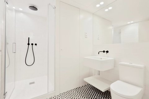 Huoneisto myytävänä Barcelona, Espanja, 2 makuuhuonetta, 100 m2 No. 122653 - kuva 9