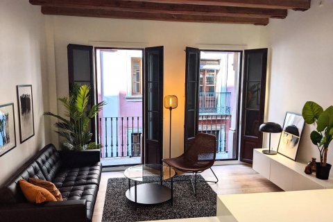 Huoneisto myytävänä Barcelona, Espanja, 2 makuuhuonetta, 100 m2 No. 122653 - kuva 2