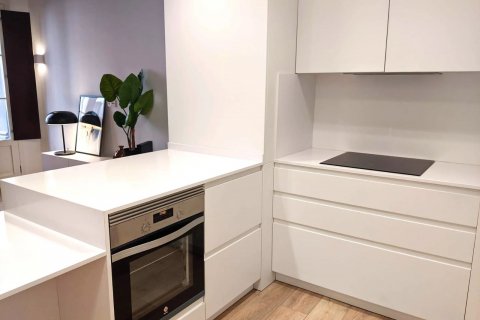 Huoneisto myytävänä Barcelona, Espanja, 2 makuuhuonetta, 100 m2 No. 122653 - kuva 5