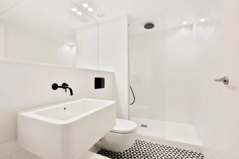 Huoneisto myytävänä Barcelona, Espanja, 2 makuuhuonetta, 100 m2 No. 122653 - kuva 12