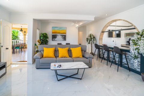 Villa for sale Torrevieja, Alicante, Spain 3 bedrooms, 156 sq.m. No. 131722 - photo 11