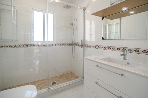 Villa for sale Torrevieja, Alicante, Spain 3 bedrooms, 156 sq.m. No. 131722 - photo 18