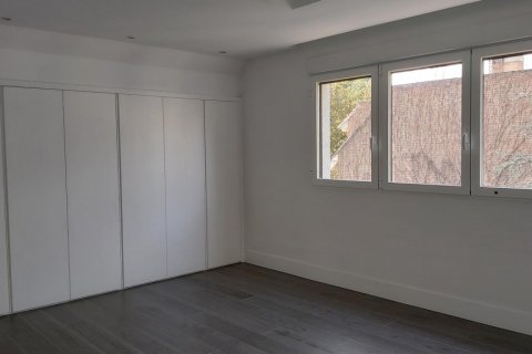 Townhouse for rent Alcobendas, Madrid, Spain 4 bedrooms, 300 sq.m. No. 121439 - photo 26