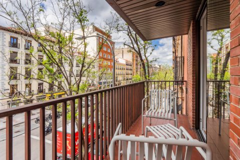 Продажа квартиры в Мадрид, Испания 2 спальни, 110м2 №120517 - фото 30