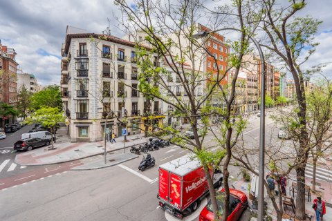 Продажа квартиры в Мадрид, Испания 2 спальни, 110м2 №120517 - фото 29