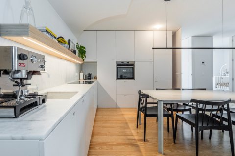 Продажа квартиры в Мадрид, Испания 2 спальни, 110м2 №120517 - фото 6