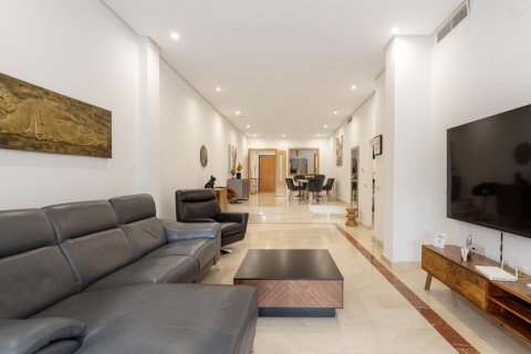 Продажа квартиры в Марбелья, Малага, Испания 3 спальни, 177м2 №120518 - фото 4