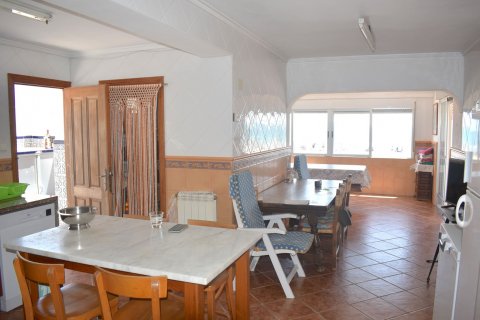 Villa till salu Guardamar del Segura, Alicante, Spanien 6 sovrum, 199 kvm. Nr. 125979 - foto 12