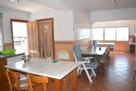 Villa till salu Guardamar del Segura, Alicante, Spanien 6 sovrum, 199 kvm. Nr. 125979 - foto 8