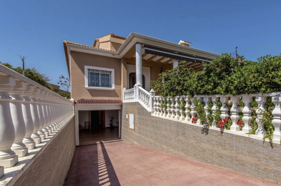 Villa en La Mata, Alicante, España 6 dormitorios, 440 m2 No. 125978