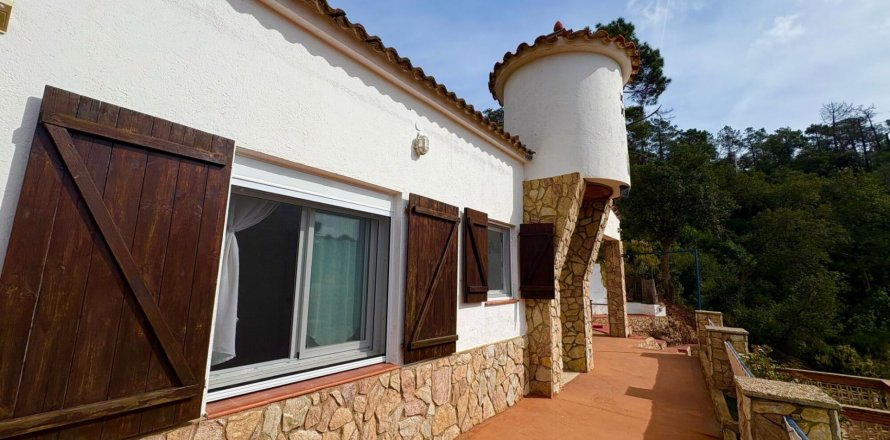 House Lloret de Mar, Girona, Spain 2 bedrooms, 67 sq.m. No. 130391