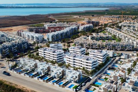 Продажа квартиры Гуардамар-дель-Сегура, Аликанте, Испания 2 спальни, 78м2 №124797 - фото 3