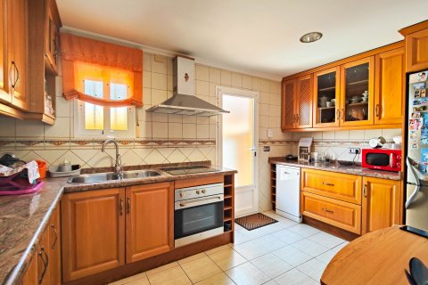 Kamienica Torrevieja, Alicante, Hiszpania 3 sypialnie, 146 mkw. nr 129386 – zdjęcie 28