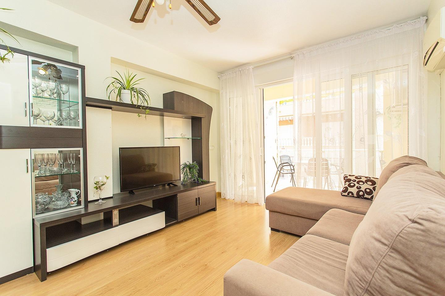 Appartamento a Torrevieja, Alicante, Spagna 3 camere da letto, 125 mq. N° 129388