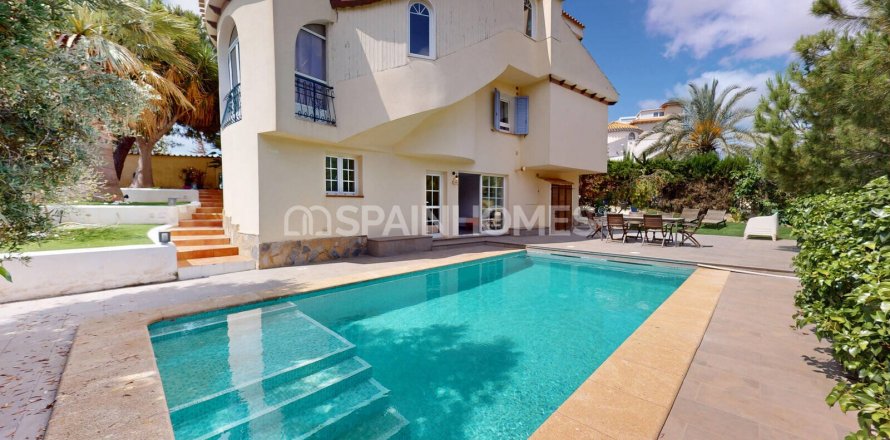 Villa Orihuela, Alicante, Spagna 5 camere da letto, 218 mq. N° 122457