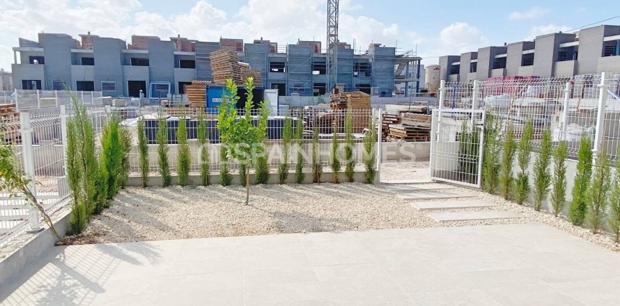 Apartment Torrevieja, Alicante, Spain 2 bedrooms, 63 sq.m. No. 122460