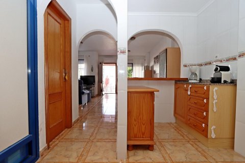 Kaupunkipientalo myytävänä La Zenia, Alicante, Espanja, 3 makuuhuonetta, 80 m2 No. 126988 - kuva 12