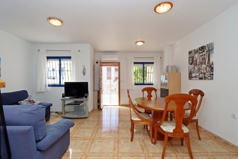 Kaupunkipientalo myytävänä La Zenia, Alicante, Espanja, 3 makuuhuonetta, 80 m2 No. 126988 - kuva 7