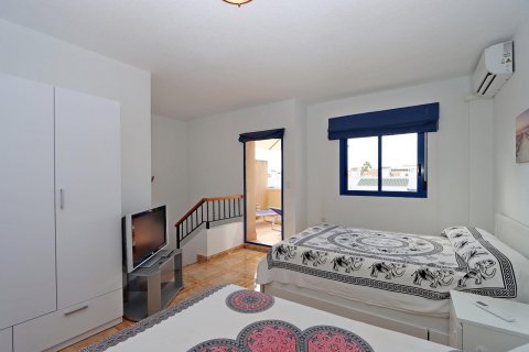 Kaupunkipientalo myytävänä La Zenia, Alicante, Espanja, 3 makuuhuonetta, 80 m2 No. 126988 - kuva 28