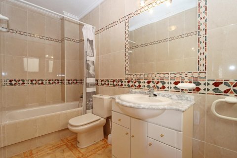 Kaupunkipientalo myytävänä La Zenia, Alicante, Espanja, 3 makuuhuonetta, 80 m2 No. 126988 - kuva 26