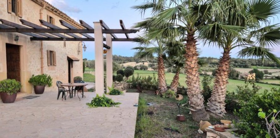 Villa Montuiri, Mallorca, Spain 5 bedrooms, 400 sq.m. No. 127050