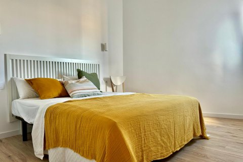 Apartment for sale Barcelona, Spain 3 bedrooms, 59 sq.m. No. 130284 - photo 2