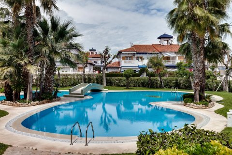 Apartamento en venta Torrevieja, Alicante, España 2 dormitorios, 60 m2 No. 131364 - foto 2