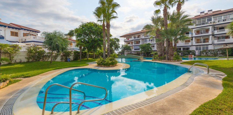 Apartamento Torrevieja, Alicante, España 2 dormitorios, 60 m2 No. 131364