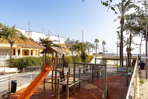 Huoneisto myytävänä Pilar de la Horadada, Alicante, Espanja, 3 makuuhuonetta, 95 m2 No. 131363 - kuva 14