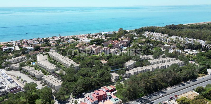 Villa i Marbella, Malaga, Spanien 4 sovrum, 134 kvm. Nr. 131287