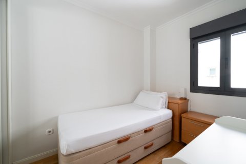 Аренда квартиры в Мадрид, Испания 2 спальни, 84м2 №124529 - фото 23