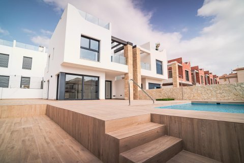Villa for sale Punta Prima, Alicante, Spain 4 bedrooms, 121 sq.m. No. 128517 - photo 1