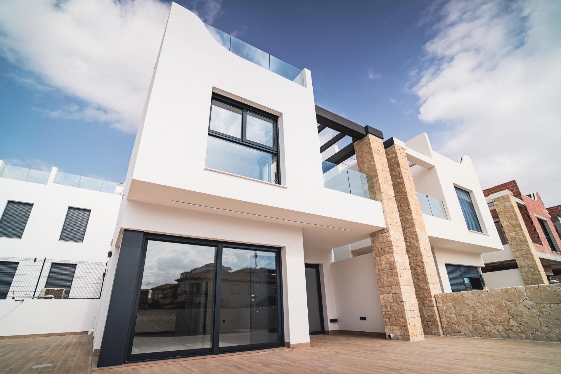 Villa i Punta Prima, Alicante, Spanien 4 sovrum, 121 kvm. Nr. 128517